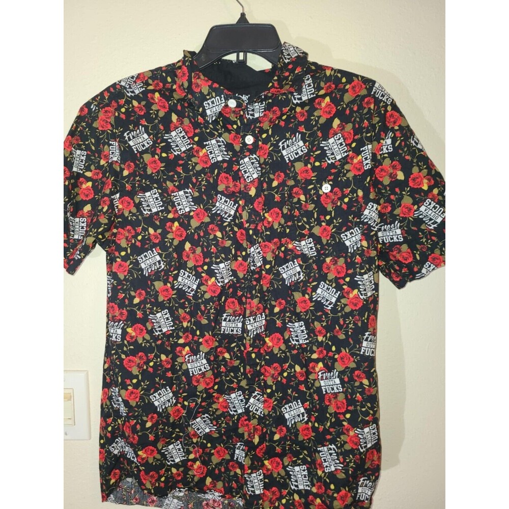 Fresh Outta' F**ks Hawiian Shirt Spencer's Size Large Red Black Button Up